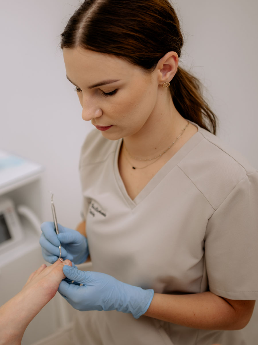 Specjalistyczne zabiegi podologiczne-Bosa Stopa Płock